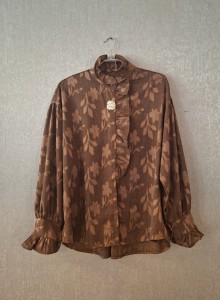 Gewerkte bruine blouse Gewerkte bruine blouse